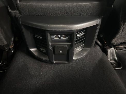 Used 2024 RAM 2500 Laramie AWD/4WD image 32