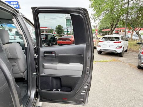 Used 2013 Toyota Tundra 4x4 Double Cab w/ Tow Pkg image 15