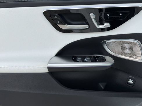 Certified 2026 Mercedes-Benz C 300 4MATIC Sedan image 14