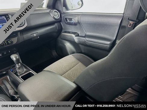 Used 2023 Toyota Tacoma TRD Off-Road w/ Technology Package image 21