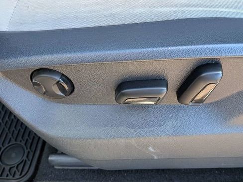 Used 2018 Volkswagen Tiguan SEL AWD/4WD image 17