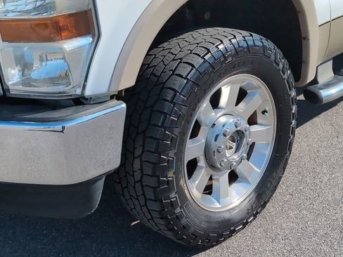 Used 2010 Ford F250 Lariat image 11