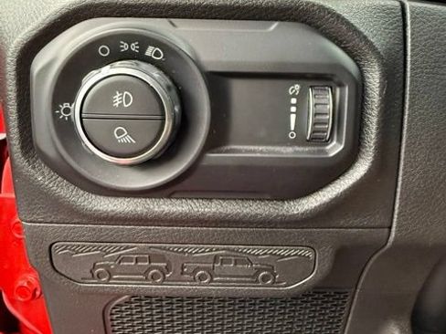 Used 2025 Jeep Gladiator Sport AWD/4WD image 46