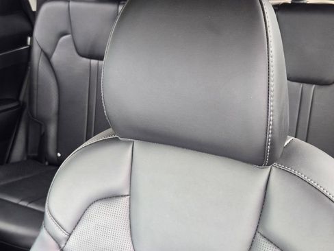 Certified 2025 Kia Sorento EX w/ Panoramic Sunroof Package FWD image 13