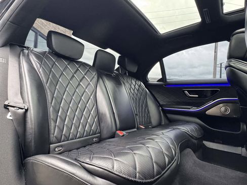 Used 2022 Mercedes-Benz S 580 4MATIC Sedan w/ AMG Line Package image 35