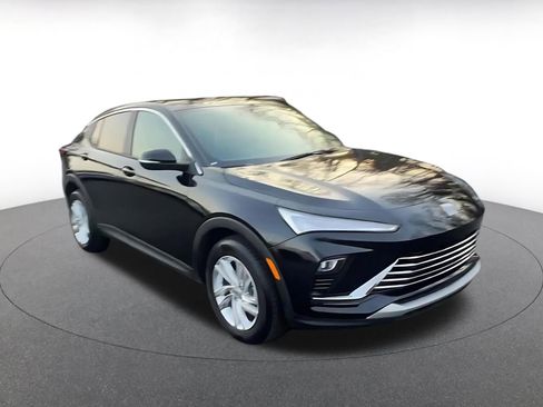 Used 2025 Buick Envista Preferred image 3