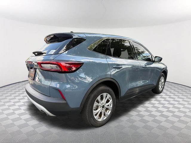 Used 2024 Ford Escape Active w/ Cold Weather Package FWD image 5