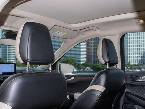 Used 2020 Ford Escape Titanium w/ Titanium Premium Package 2.0 image 13