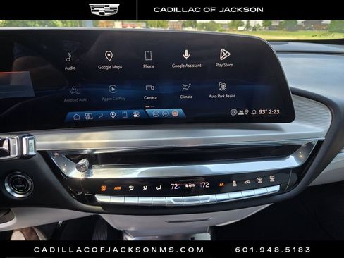 Certified 2024 Cadillac Lyriq Luxury AWD/4WD image 3