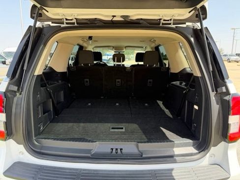 Used 2024 Ford Expedition XLT RWD image 9