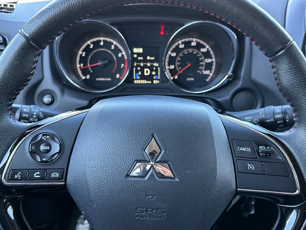 Used 2025 Mitsubishi Outlander Sport LE AWD/4WD image 26