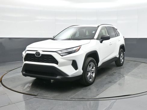 Certified 2025 Toyota RAV4 LE image 5