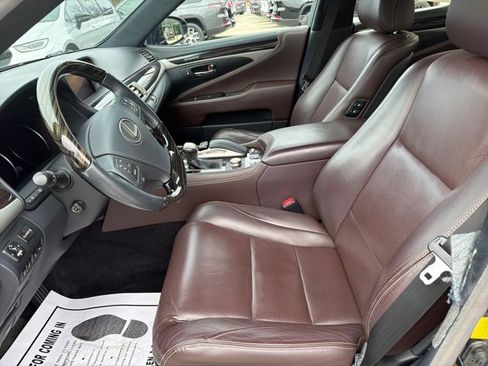 Used 2017 Lexus LS 460 AWD image 12