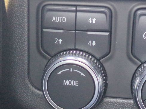 Used 2023 GMC Yukon XL Denali image 30