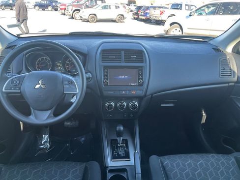Used 2025 Mitsubishi Outlander Sport SE AWD/4WD image 17