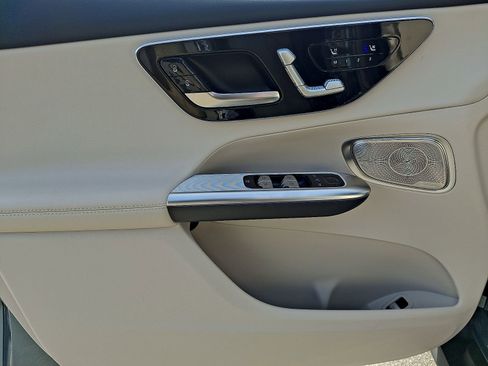 New 2026 Mercedes-Benz GLC 300 4MATIC image 8