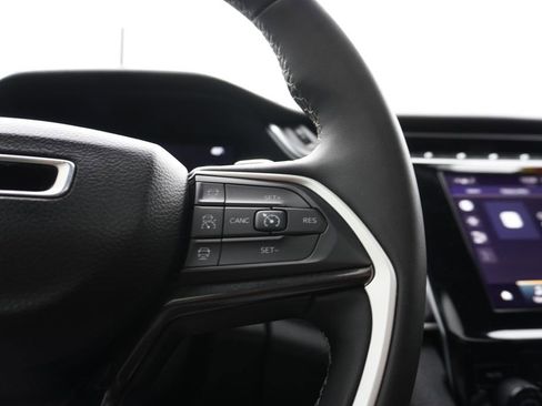 Used 2023 Jeep Grand Cherokee Altitude image 21