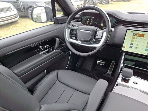 New 2025 Land Rover Range Rover SE image 15