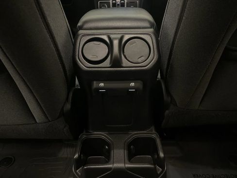 Used 2024 Jeep Gladiator Sport AWD/4WD image 14