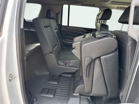 Used 2018 GMC Yukon XL SLT w/ Open Road Package AWD/4WD image 22