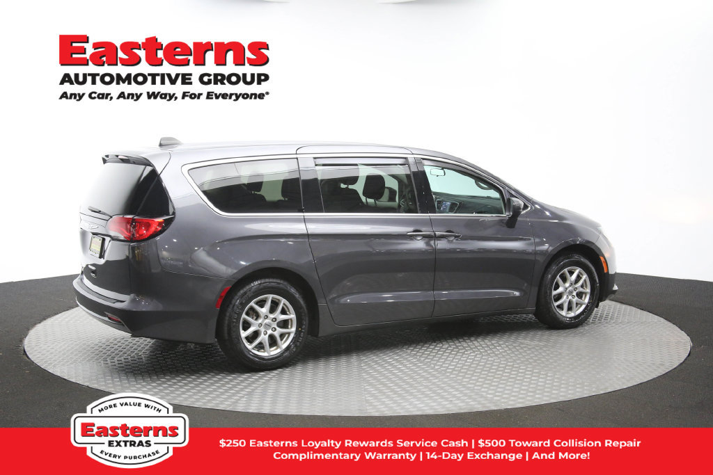 Used 2022 Chrysler Voyager LX FWD image 43