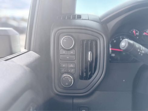 Used 2025 Chevrolet Silverado 2500 Custom w/ Custom Value Package image 17