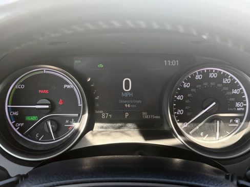 Used 2022 Toyota Camry XSE w/ Navigation Upgrade Package FWD image 19