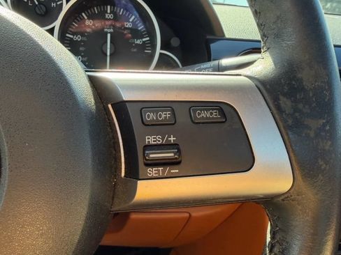 Used 2006 MAZDA MX-5 Miata Grand Touring RWD image 15