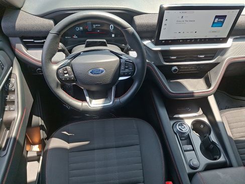 Used 2025 Ford Explorer ST-Line w/ ST-Line Street Pack AWD/4WD image 12