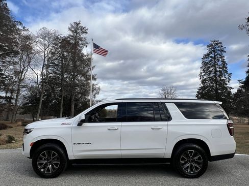 Used 2023 Chevrolet Suburban Z71 w/ Luxury Package image 6