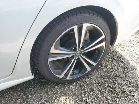 Certified 2023 Nissan Sentra SR w/ SR Premium Package FWD image 11