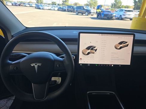 Used 2023 Tesla Model Y Long Range image 18