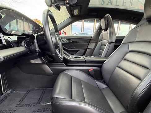 Used 2022 Porsche Taycan GTS image 7