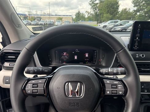Used 2026 Honda Pilot Touring image 17