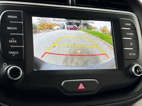 Used 2021 Kia Soul LX image 19