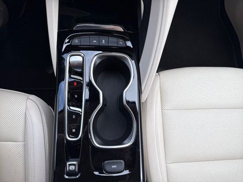 Used 2023 Buick Envision Essence FWD image 22