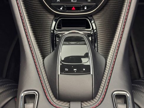 Used 2023 Aston Martin DB11 Volante image 34