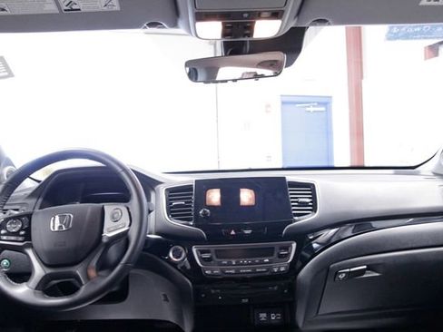 Certified 2022 Honda Pilot Touring image 18