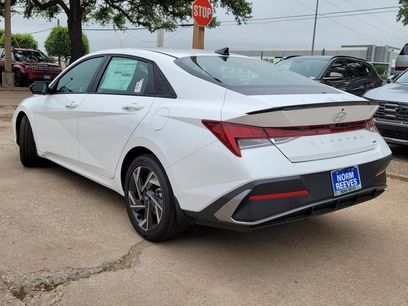 New 2025 Hyundai Elantra SEL
