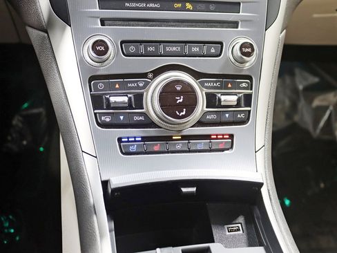 Used 2019 Lincoln MKZ Reserve image 23