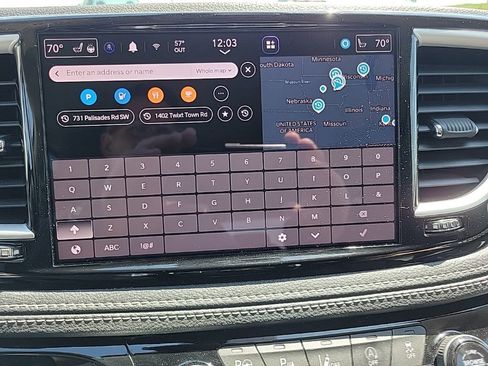 Used 2022 Chrysler Pacifica Touring-L w/ Uconnect Theater Family Group FWD image 16