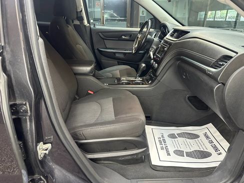 Used 2016 Chevrolet Traverse LT w/ Style and Technology Package FWD image 35