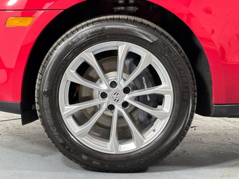 Certified 2026 Porsche Macan AWD/4WD image 32