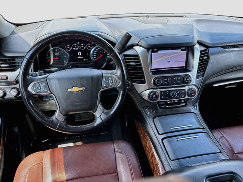 Used 2019 Chevrolet Suburban Premier w/ Premier Plus Edition AWD/4WD image 23