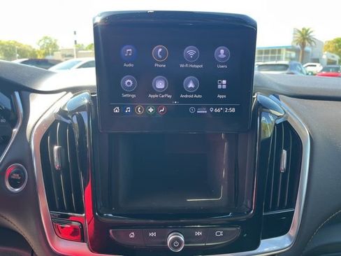 Used 2020 Chevrolet Traverse LT image 22