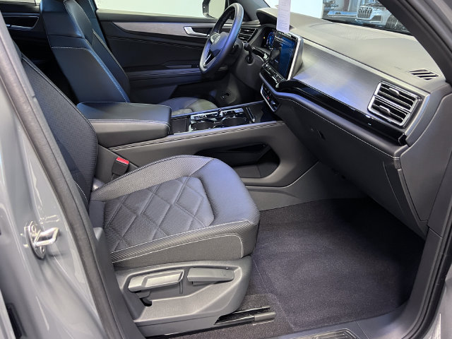 Certified 2024 Volkswagen Atlas Cross Sport SE w/ Panoramic Sunroof Package FWD image 11