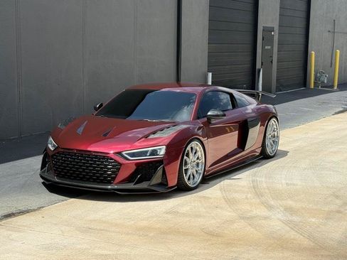 Used 2017 Audi R8 V10 w/ Carbon Exterior Package AWD/4WD image 7