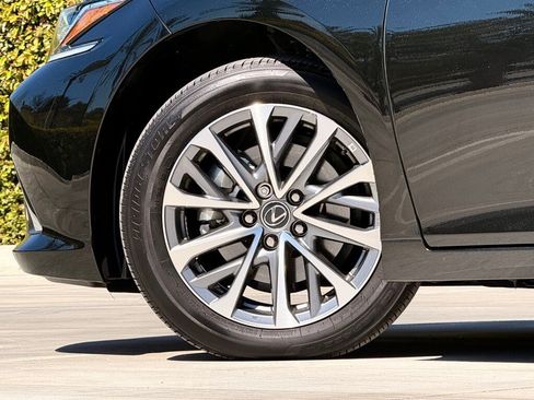 Certified 2025 Lexus ES 350 w/ Accessory Package (Z1) image 9