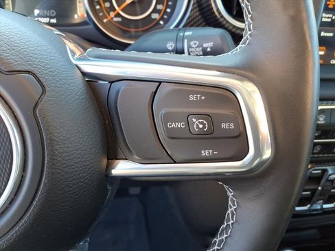 Used 2023 Jeep Gladiator Overland w/ Cold Weather Group image 20