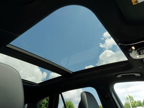 Certified 2025 Mercedes-Benz GLC 300 4MATIC image 68